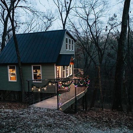 ブランソン Secluded Treehouse In The Woods - Tree Hugger Hideawayヴィラ エクステリア 写真