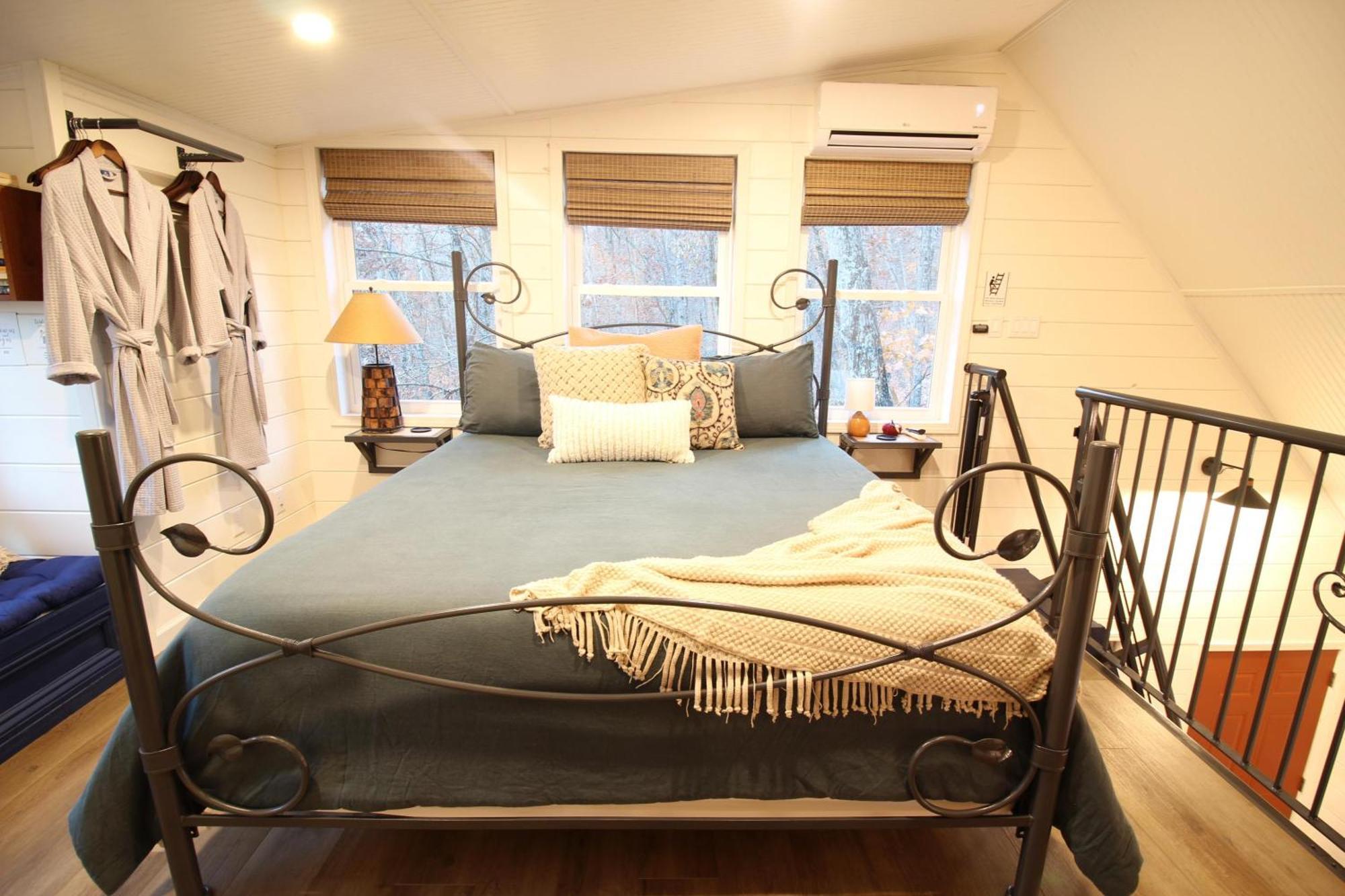 ブランソン Secluded Treehouse In The Woods - Tree Hugger Hideawayヴィラ エクステリア 写真
